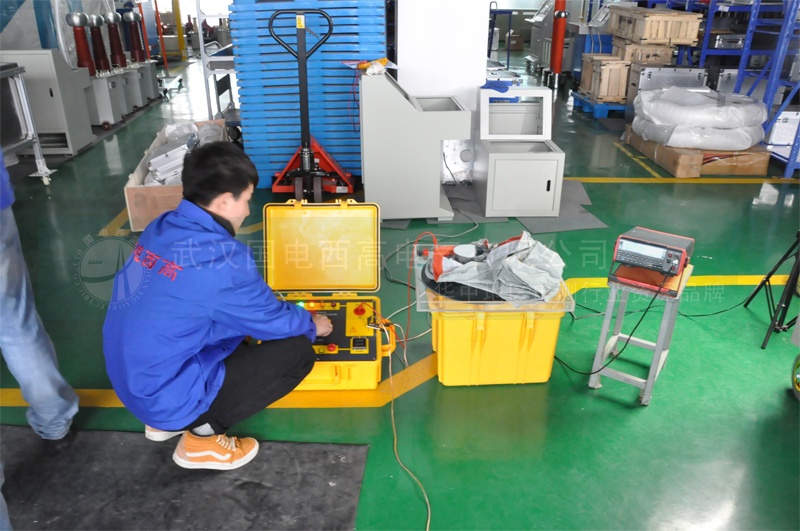 屏蔽服屏蔽效率試驗(yàn)成套裝置現(xiàn)場試驗(yàn)一