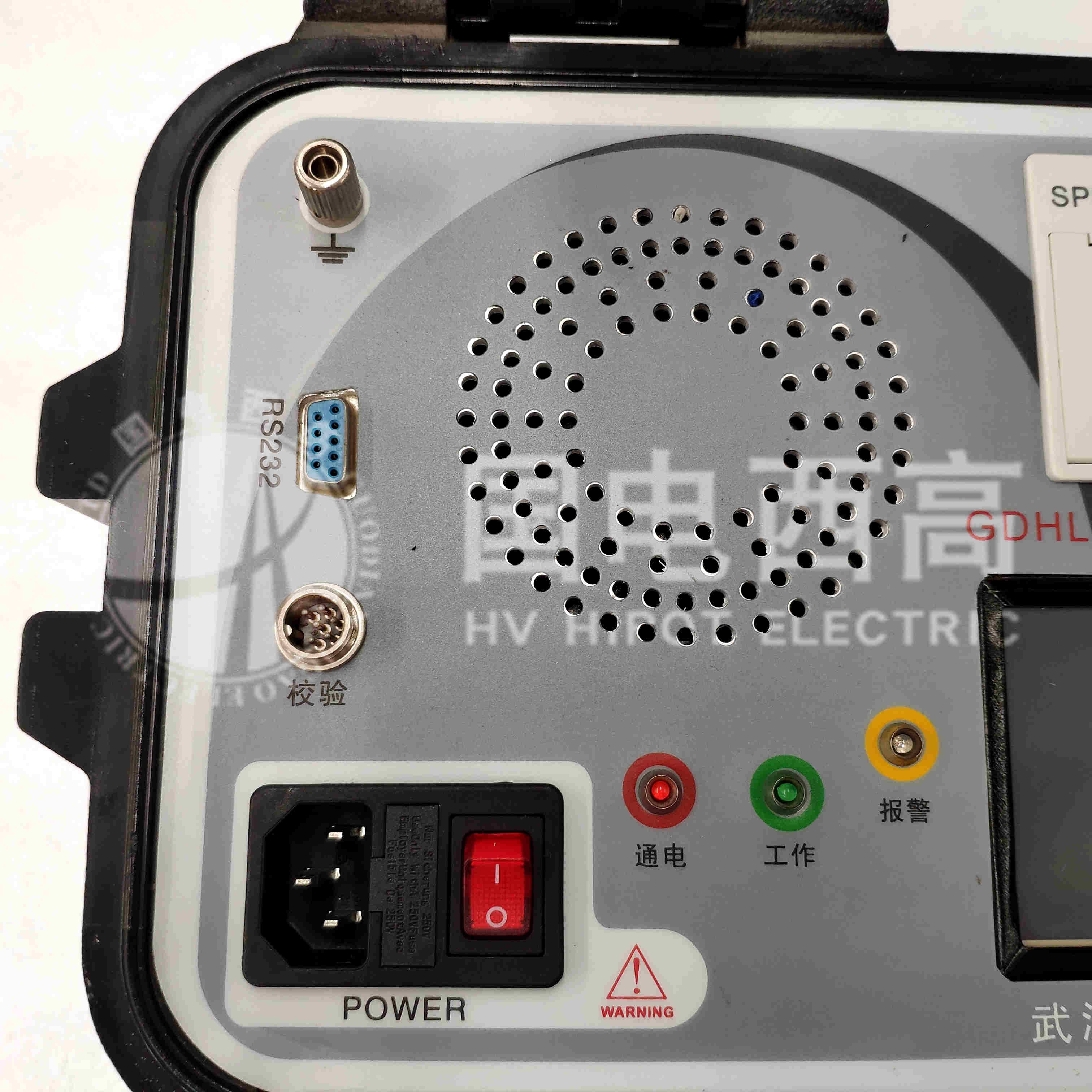 智能回路電阻測試儀電源和數(shù)據(jù)接口