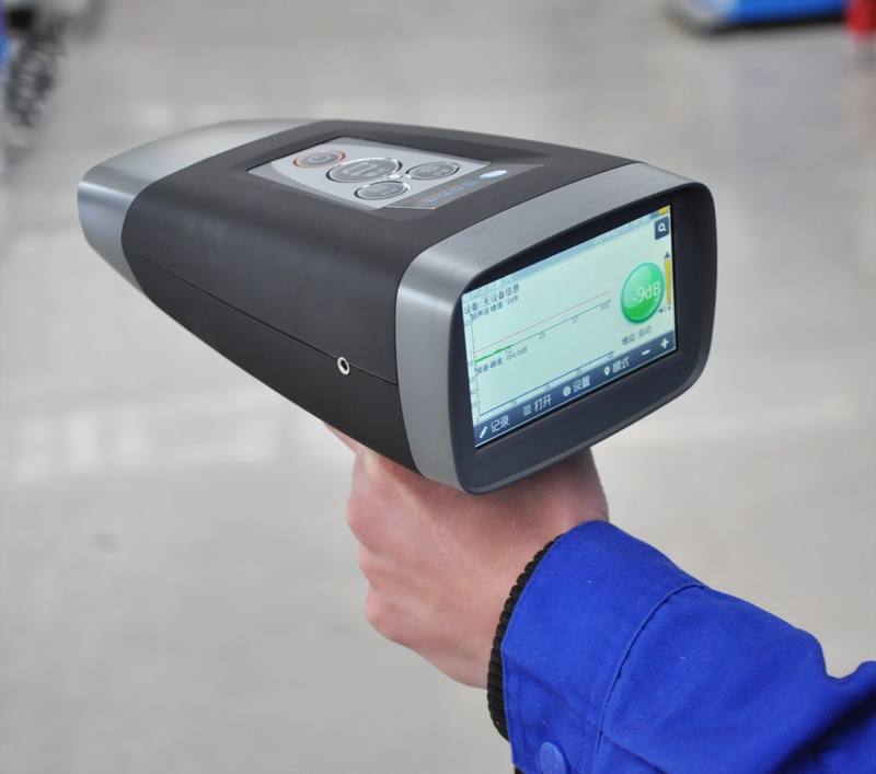 便攜式智能局部放電監(jiān)測(cè)儀實(shí)物圖